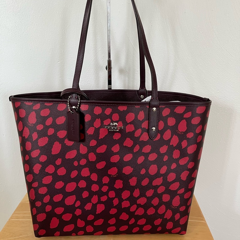 COACH DEER SPOT PRINT REVERSIBLE CITY TOTE-RASPBERRY